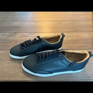 Zara Men’s causal sneaker in navy in a size 45 (12)